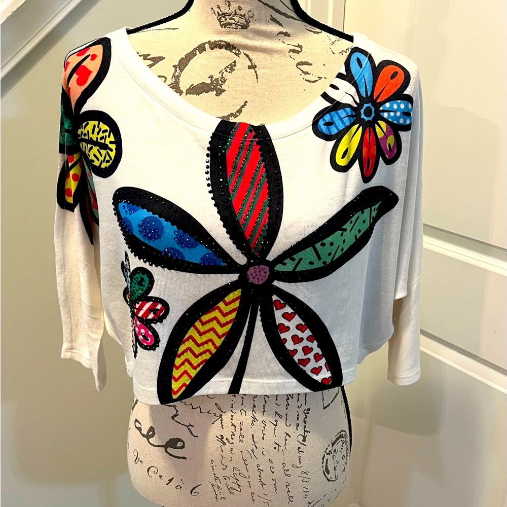 Crimson IvyJR L BOHO Short Knit White Abstract Floral Beaded Top-Never Worn.